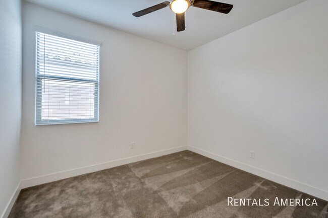 Building Photo - Coming Soon in Heritage Crossing