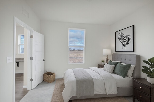 Building Photo - 668 Branson Dr