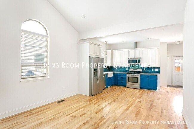 Building Photo - 5515 N Bowdoin St