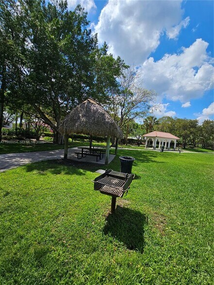 Building Photo - 4279 Greenbriar Ln