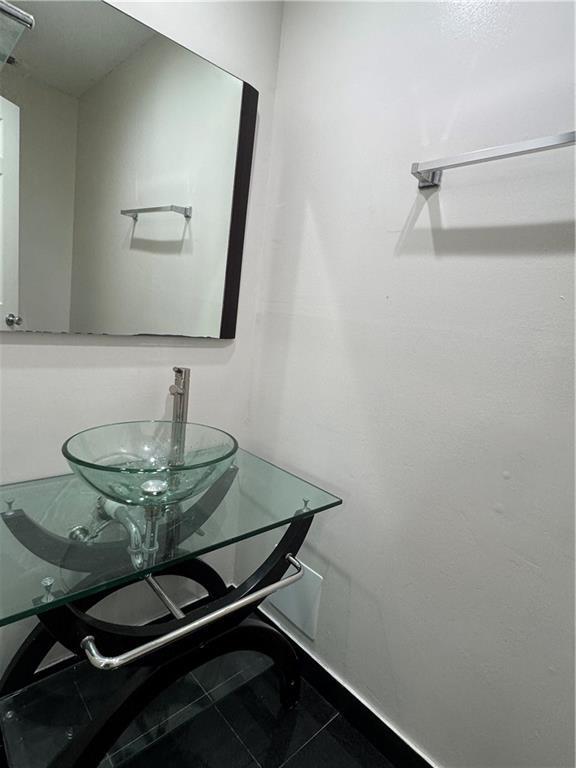 Building Photo - 1005 Navco Rd