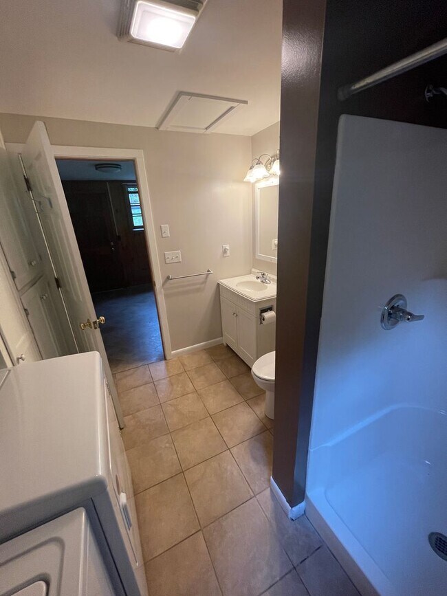 Building Photo - 296 Middle Fork Rd