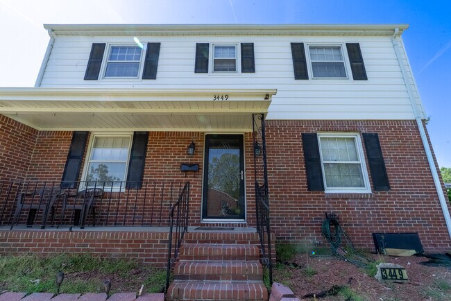 Building Photo - 3449 Petunia Cres