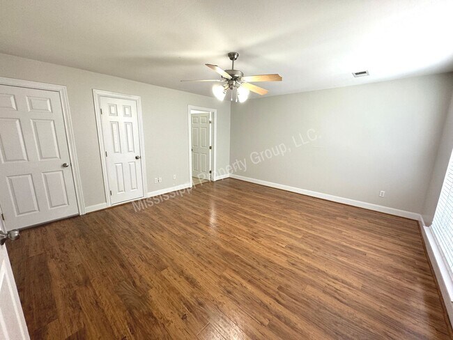 Building Photo - 3BD/3BA FOR RENT