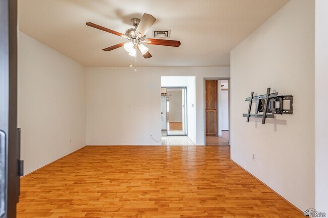 Building Photo - 10605 S Del Vista Dr
