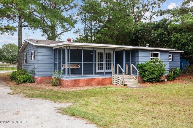 Building Photo - 741 Cindas Ln