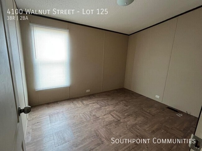 Building Photo - 4100 Walnut Ave