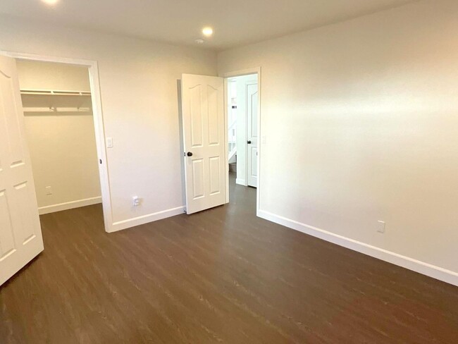 Building Photo - Highly Upgraded Home In Sought After Bette...