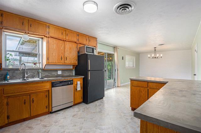 Building Photo - 5924 Walraven Cir