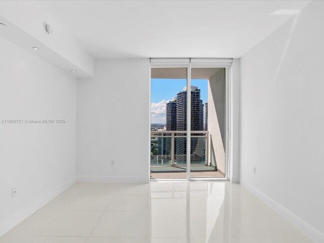 Building Photo - 951 Brickell Ave