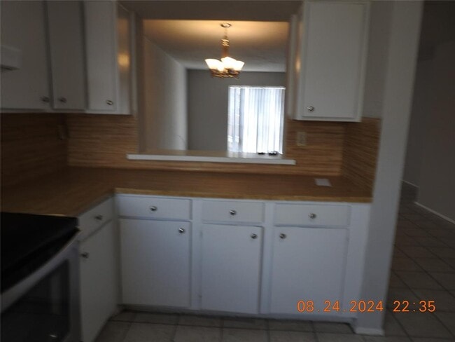 Building Photo - 6305 Westward St