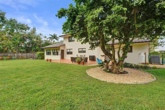 Building Photo - 9901 SW 79th Ave