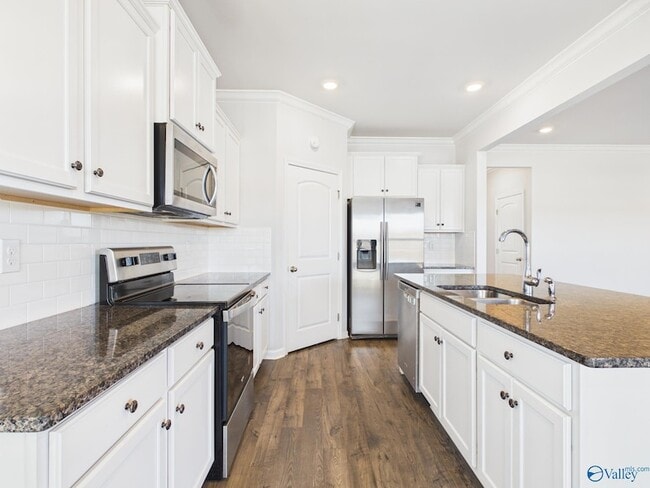 Building Photo - 506 E River Landing Blvd