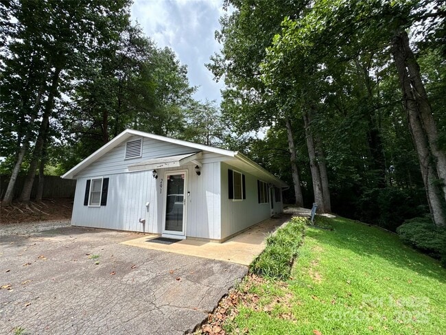 Primary Photo - 291 Cherokee Way