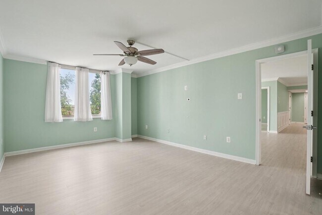 Building Photo - 1515 S Arlington Ridge Rd