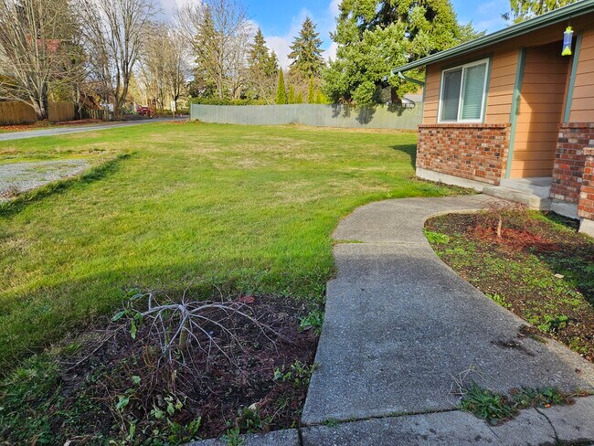 Front yard - 24603 104th Avenue Ct E
