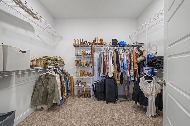 Building Photo - 2138 Ireland Wy