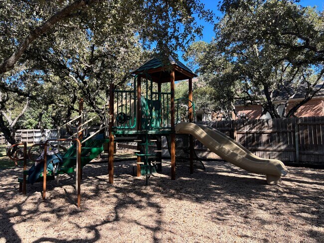 Building Photo - 4-Bed Home in Gated Community with Amenities