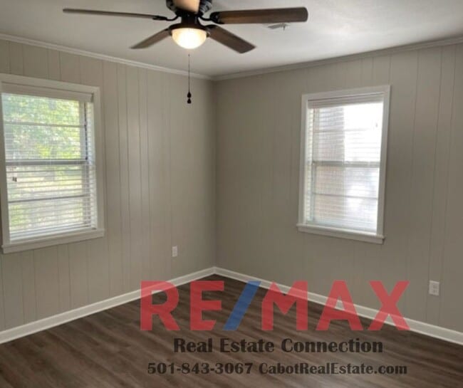 Building Photo - Sorry No Smoking/Vaping and Pets Permitted...