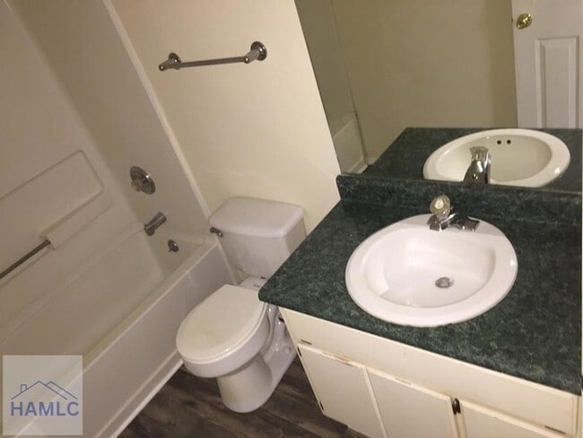 Building Photo - 204 Magnolia Plantation Ct