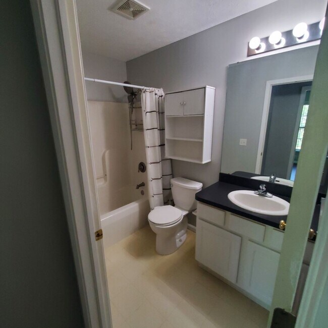 Building Photo - 2643 Wyndgate Ct