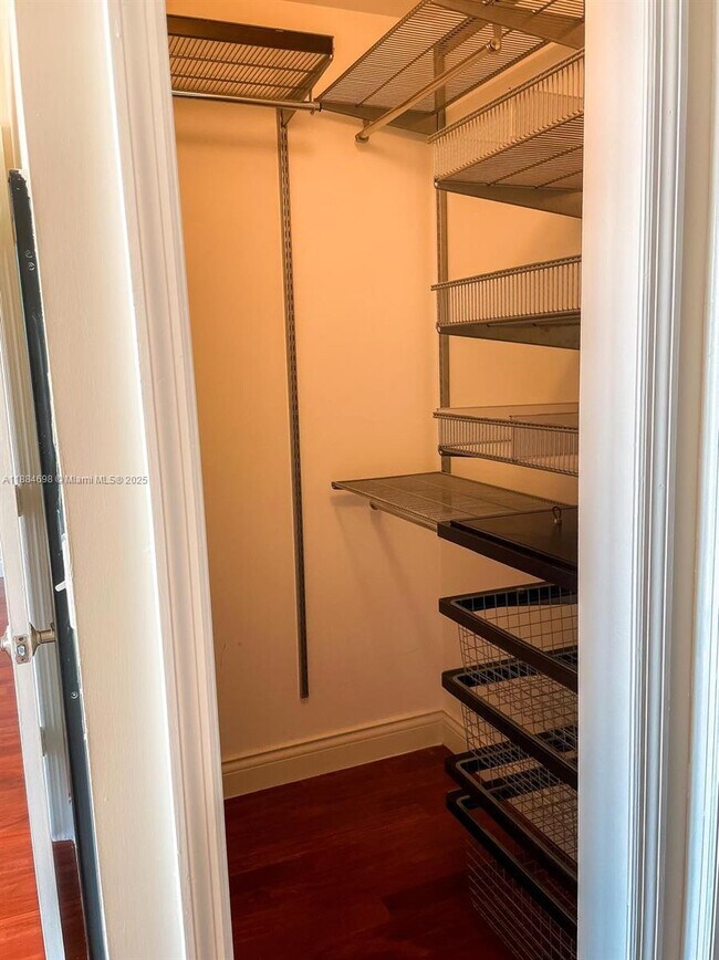 Building Photo - 2501 Douglas Rd