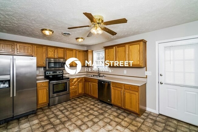 Building Photo - 3 Bedroom Pet-Friendly Home in SHEPHERDSVI...
