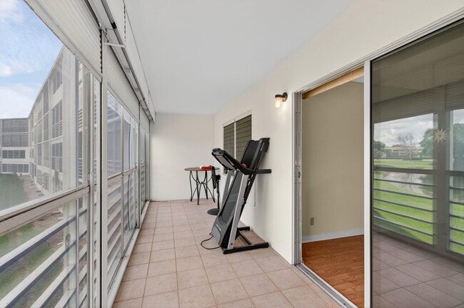 Building Photo - 2015 Cornwall A