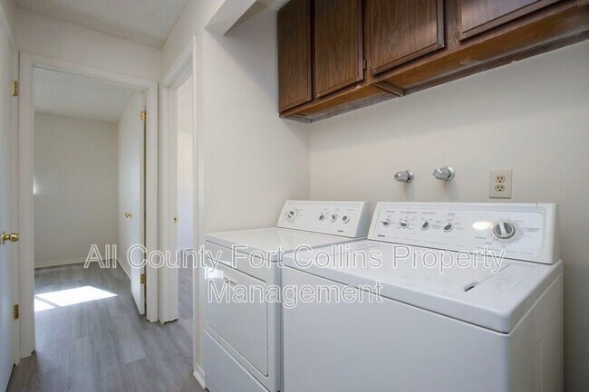 Building Photo - 1718 Larch St