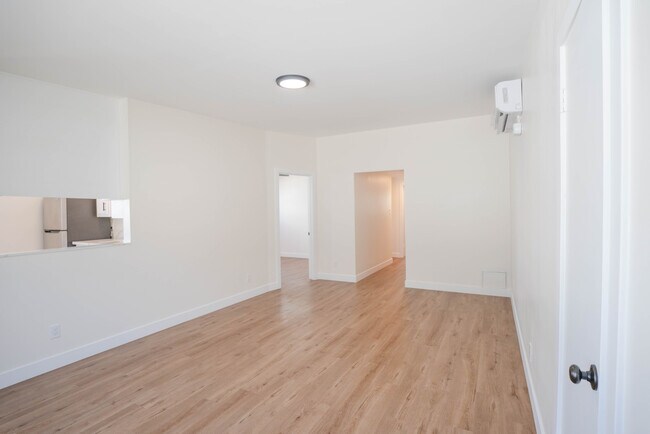 Building Photo - 821 W 167th St
