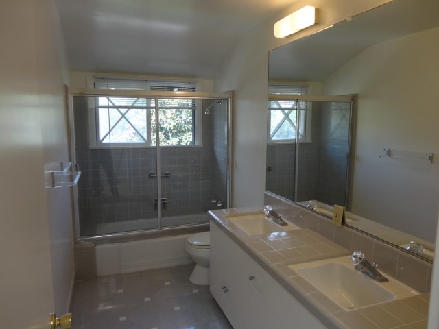 Building Photo - Elegant 4 + 3.5 Pool Home Van Nuys Coming Soon – Available for Showings March 23, 2026