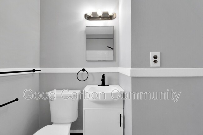 Building Photo - 321 Beattie Ave