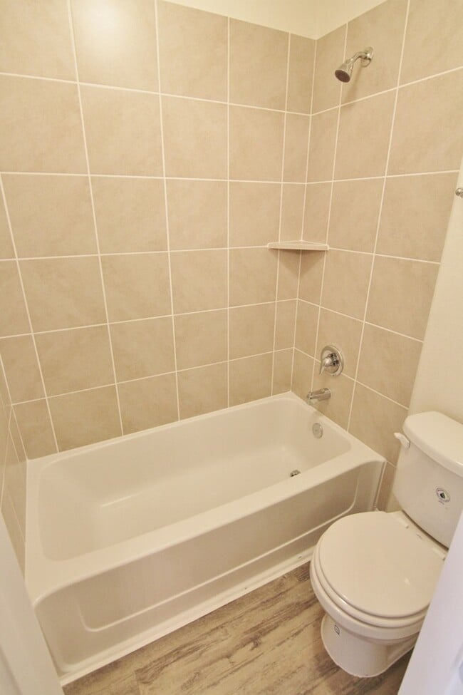 Building Photo - 6255 Brenwood Cir