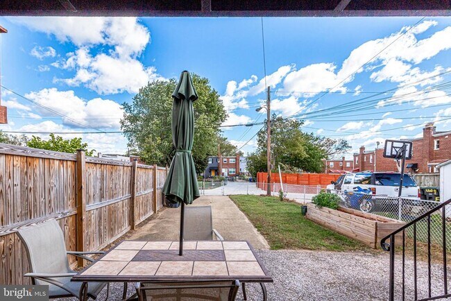 Building Photo - 5513 Chillum Pl NE