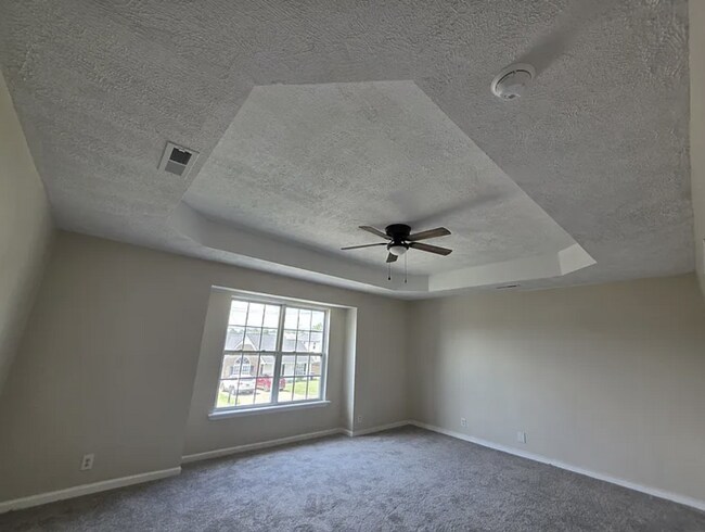 Building Photo - Fully renovated 3 Bed Home in La Vergne with 2-Car Garage