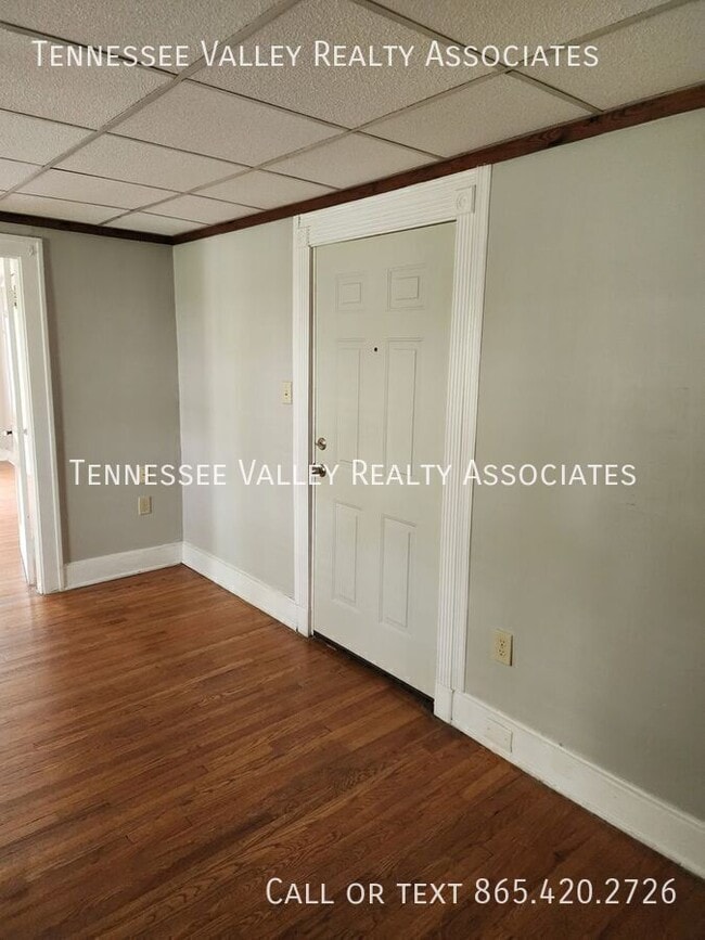 Building Photo - 419 Noelton Dr SW