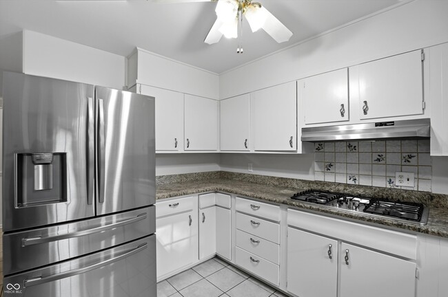 Building Photo - 2922 E Smoky Row