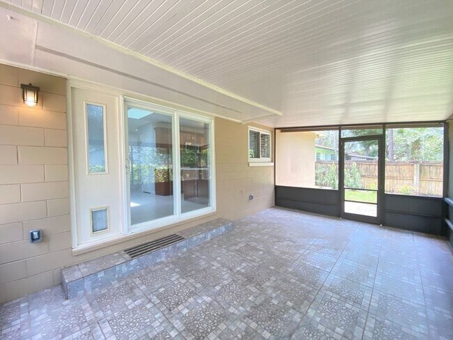 Building Photo - 104 Hatfield Ct