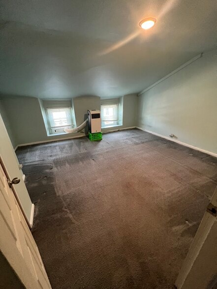 bedroom 3 - 4346 Cresson St