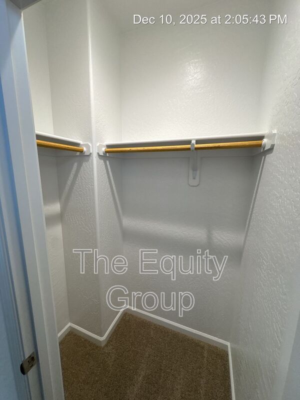 Building Photo - 1335 W Sedona Ave