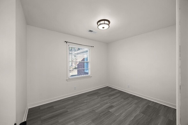 Building Photo - **AVAIL. NOW** The perfect blend of style ...