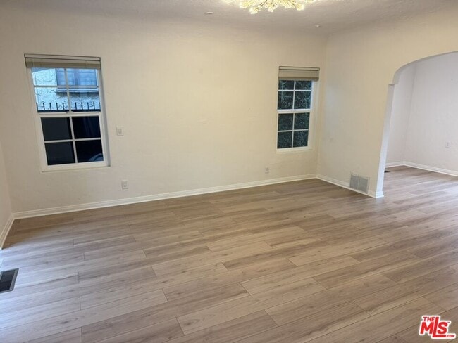 Building Photo - 6128 Maryland Dr