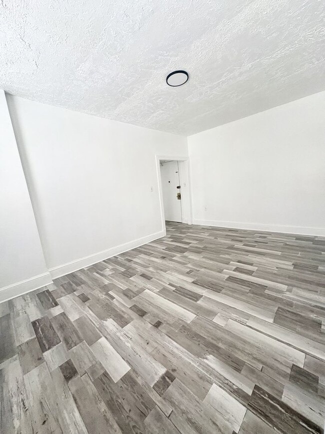 Building Photo - 5400 LLC - CORPORATE