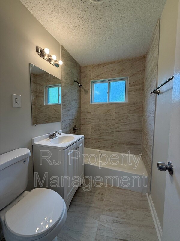 Building Photo - 4277 Falcon Cove