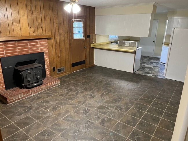 Building Photo - 302 Satterwhite Dr