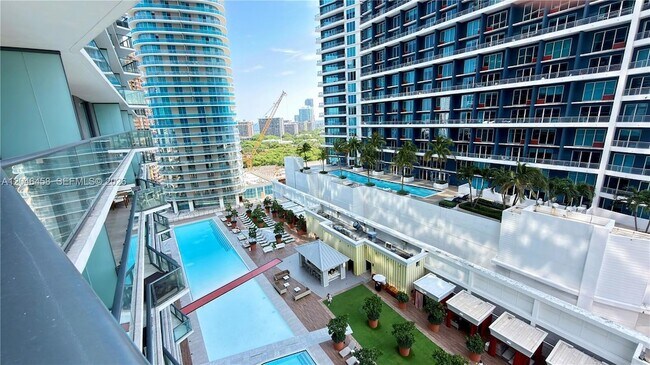 Building Photo - 1300 S Miami Ave