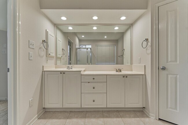 Building Photo - 89 N Apple Springs Cir