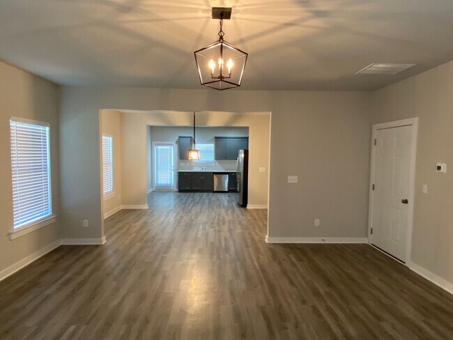 Building Photo - 1245 Brookhaven Dr
