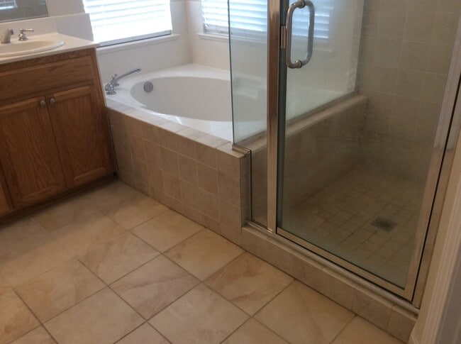 Building Photo - INGROUND POOL with pool service provided