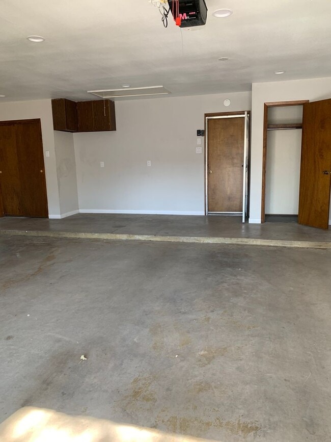 Building Photo - 1800 Colonial Pkwy